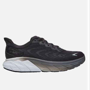 Hoka Arahi size 8